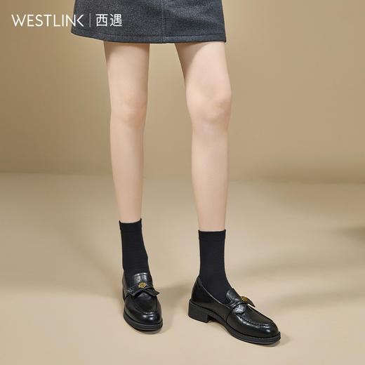 西遇复古乐福鞋女新款秋季法式老钱风粗跟单鞋子山茶花小皮鞋V0057228 商品图2