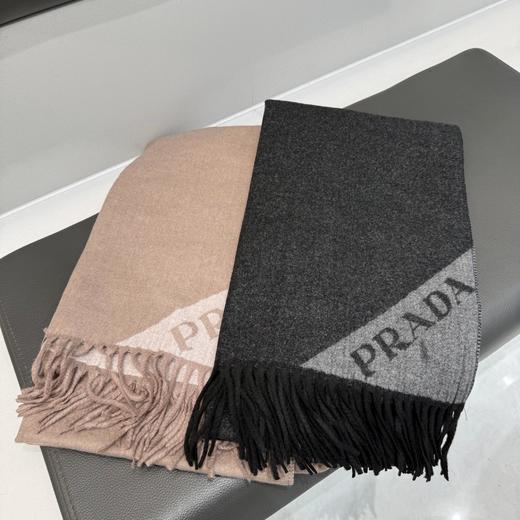 G602 PR@DA经典图案搭配LOGO情侣款围巾 商品图2