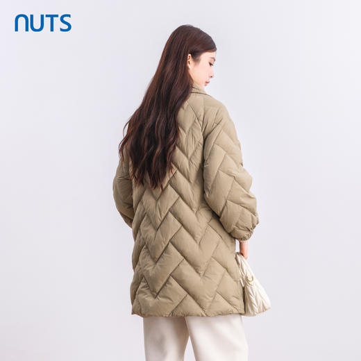 NUTS商场同款冬季纯色菱格翻领保暖中长款鸭绒羽绒服女4490905A1 商品图4