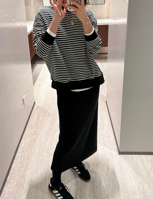 老米优品🎈3-5天。韩代同款《100%棉 高支棉条纹落肩袖卫衣》好品质！秋冬单穿叠搭神器，条纹控大爱！WY251027A 商品图4