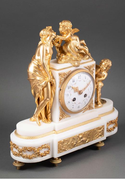 独角鹿西洋古董 19世纪法国出品维纳斯与丘比特主题铜鎏金精雕镶嵌白色大理石座钟烛台三件套 商品图2