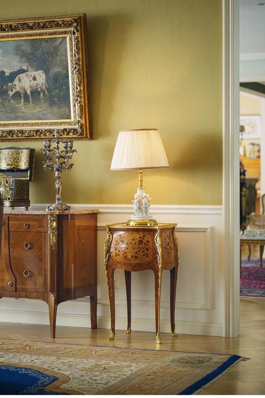 【已售】独角鹿西洋古董 20世纪法国出品铜鎏金镶嵌孩童主题素胎瓷人物雕塑底座装饰百褶灯罩台灯一对 商品图1