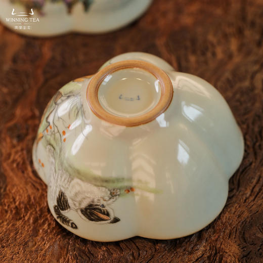 问鼎鼎峰系列天青老款大梅花杯（猫趣） 商品图4