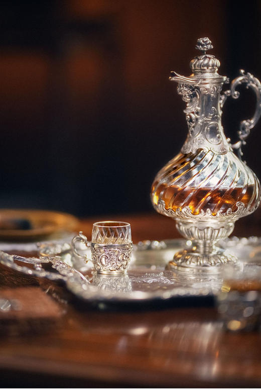 【已售】独角鹿西洋古董 1890年代德国出品洛可可风格花叶纹主题纯银精雕装饰水晶酒具套件 商品图1