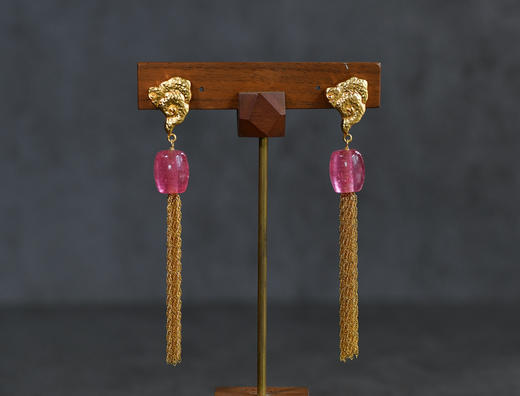 清代粉琉璃桶珠银鎏金祥云耳环 商品图1