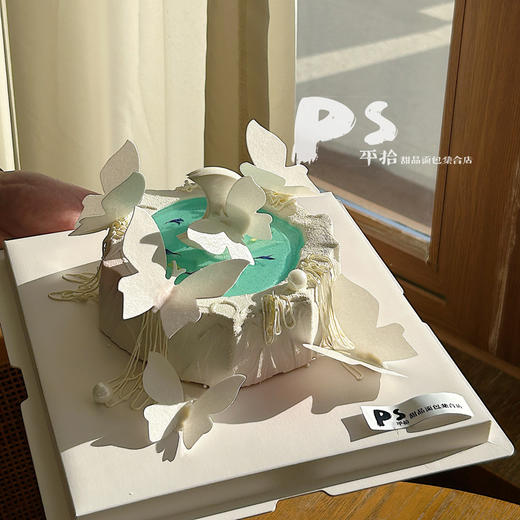 蝴蝶许愿池慕斯蛋糕 商品图1