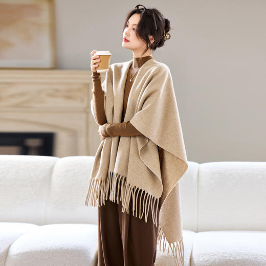 CC 314慵懒风流苏披肩斗篷宽松搭针织开衫外套 商品图2