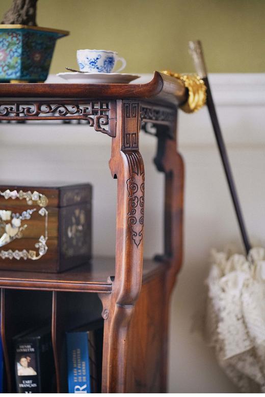 【已售】独角鹿西洋古董 19世纪法国出品VIARDOT东方风格蟠龙造型铜鎏金精雕嵌母贝三层边几/边柜 商品图1