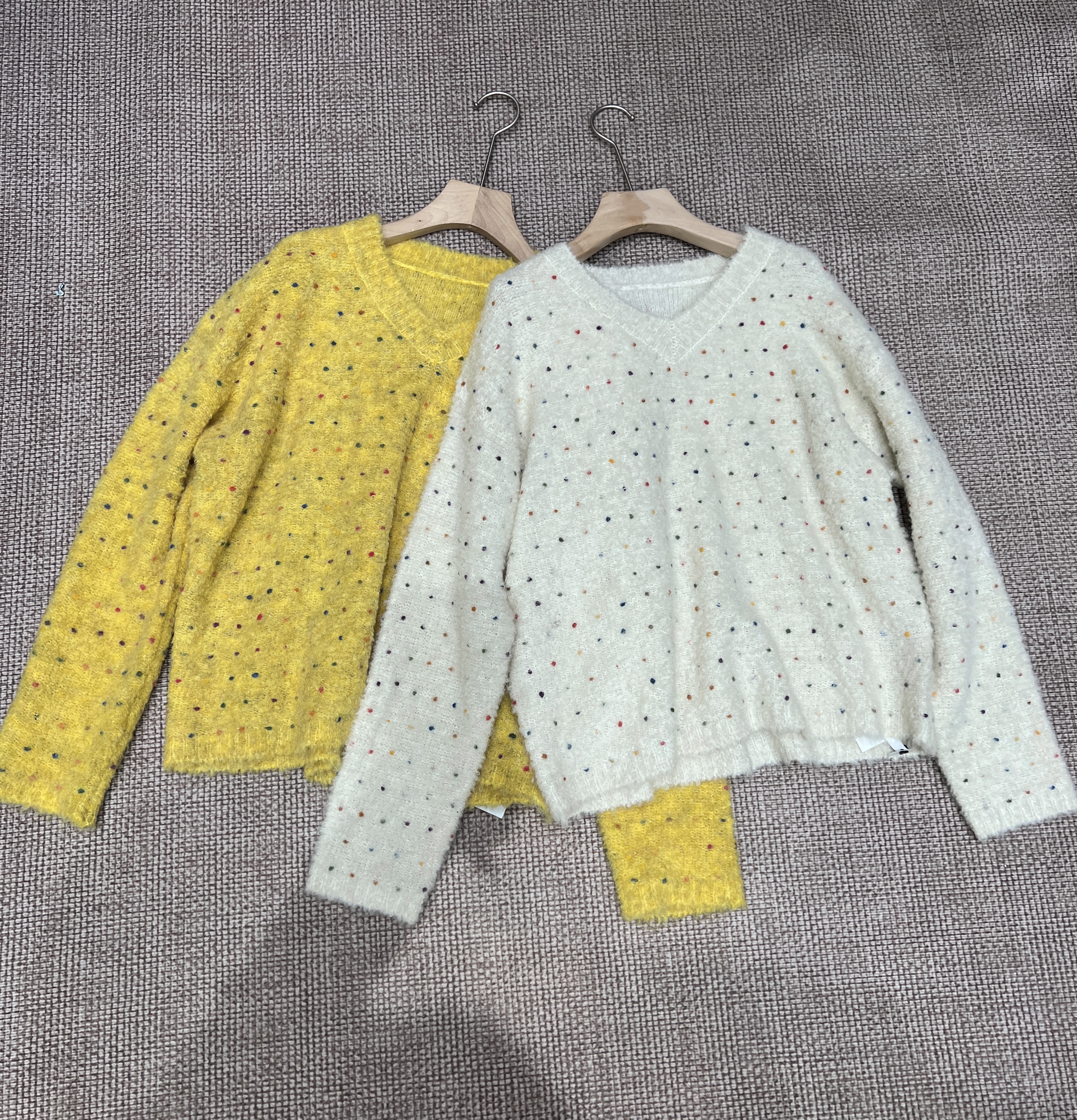 【门店同款】ENJOY冬季“暖冬软糖”温柔彩点毛衣 167743076