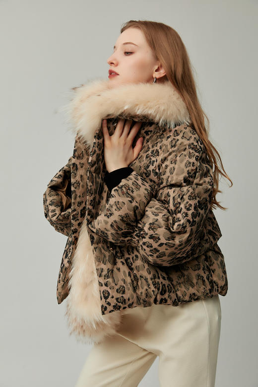 SAFICOO 时髦摩登 短款微茧版羽绒服 商品图3