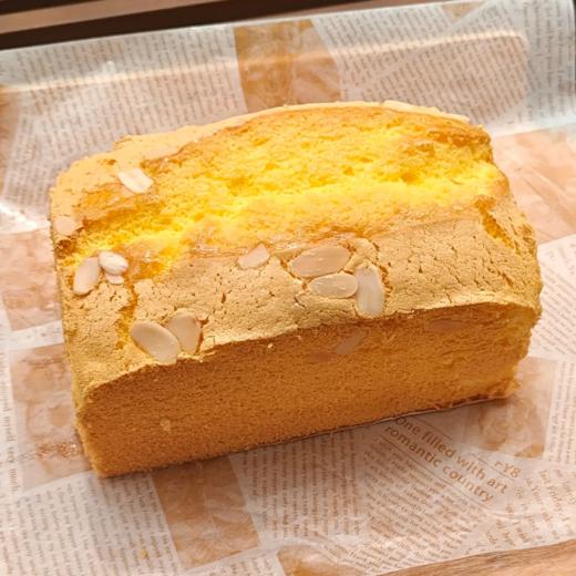 【超市】现制 新麦烘焙香枕蛋糕 300g/个 商品图0