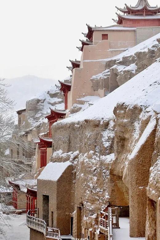 【寒假亲子】冬游敦煌-沙雪相依,人少景美,1家1辆SUV+动车穿越戈壁,莫高窟\鸣沙山\张掖丹霞\嘉峪关等大IP|8~15岁亲子 商品图0