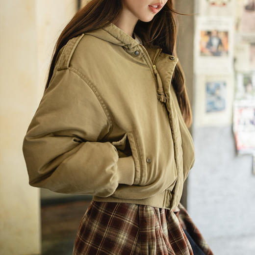 马登卡其色美式复古宽松飞行员夹克连帽工装夹棉衣服外套女士秋冬 商品图3