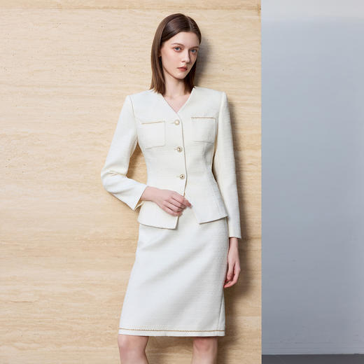 IWY/秋冬长袖职业西装套裙女米白色肌理感小香风西服半裙CS2476 商品图0