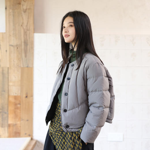 特绽放766朵/人人爱羽绒服·90白鸭绒宽松圆领带围脖小短款羽绒服 商品图1