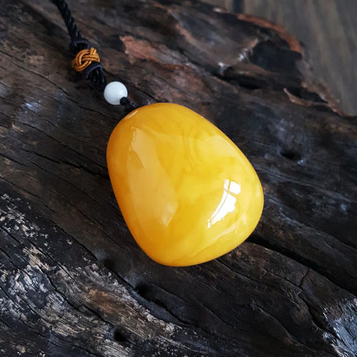 【天然正品】天然满蜜鸡油黄无杂裂水滴型蜜蜡吊坠项链中性111025NJM13 特价：980 商品图2
