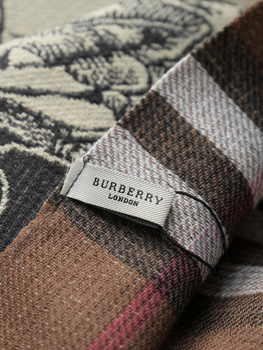 WJ07-巴宝莉 马术骑士徽标 双面 羊绒提花 绒线围巾 女款 （QZ*MM） 商品图9