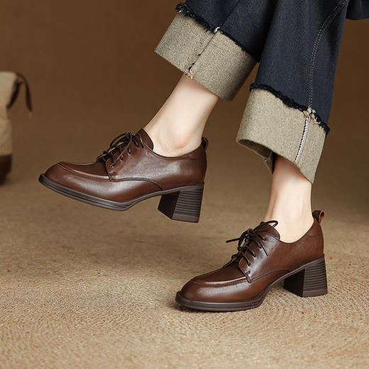 【预售5天】深口软皮单鞋女新款春秋季圆头粗跟系带中高跟英伦女鞋XH&M9525D 商品图2