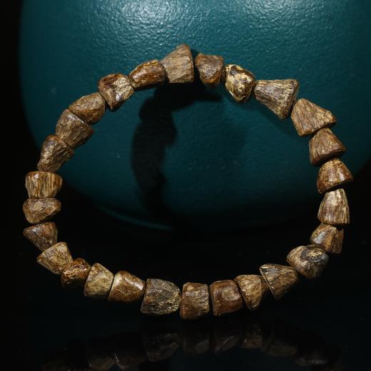 BC.BT10.24-2  加里曼丹沉水(随行)，7.8mm，5.37g 商品图0