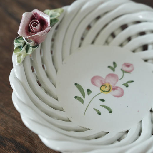 意大利产瓷花镂空器皿 X1335 商品图3