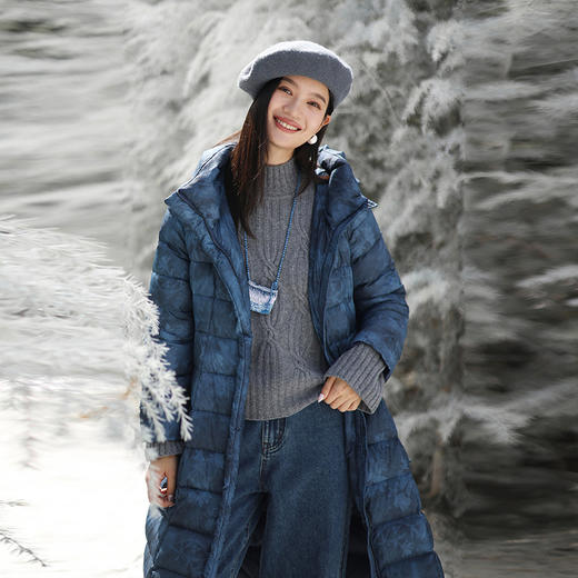 绽放754朵/水墨羽绒服·设计肌理感保暖90鸭绒连帽长款羽绒服新款 商品图0