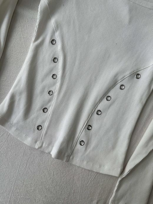 贝壳三 设计感修身一字领纯色长袖T恤金属镂空打底上衣C102817 商品图9