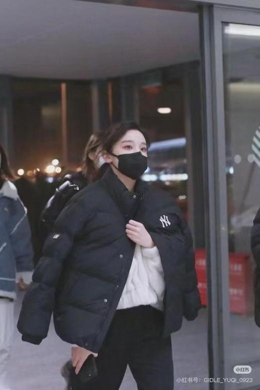 MLB情侣款背后NY大印花立领羽绒服 商品图1