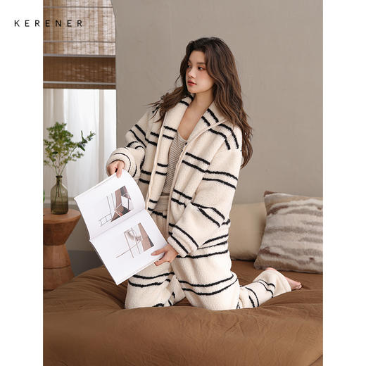 可人儿原创冬季舒棉绒韩系条纹女士睡衣保暖可外穿珊瑚绒家居服 商品图1