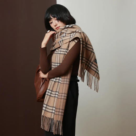 C&C 明星款轻奢感羊毛/羊羔绒围巾 超大尺寸 两面可戴 保暖舒适 礼盒包装多款可选 商品图8