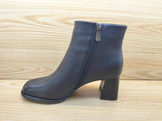 2023秋冬新款豪行牛皮女鞋23420832时装女短靴显瘦中跟女单鞋 商品图2