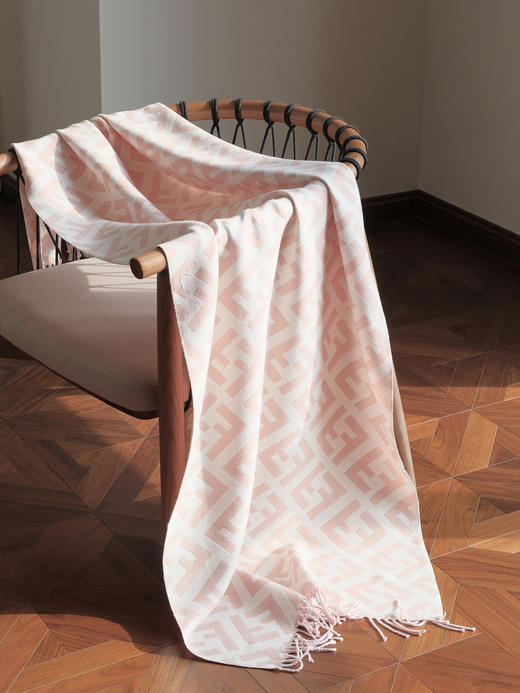 WJ01-芬迪经典双F羊毛围巾 男女通用（QZ*MM） 商品图1