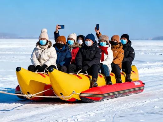 冬天的北疆美哭！娃说比夏天震撼！【雪域北疆·蓝调伊犁寒假亲子营】精品小团，1家1越野车，住库尔德宁雪景木屋，寻赛里木湖蓝冰秘境，畅滑4S级国际雪场，看冰雪大世界~早鸟立减1000！ 商品图6