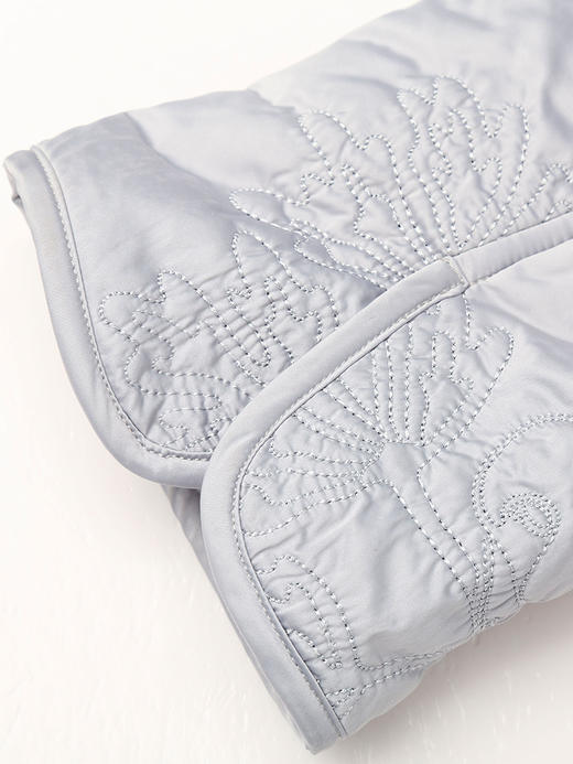 国风刺绣浅灰色绗缝棉服 圆领盘扣设计宽松短款外套 秋冬复古百搭显瘦夹棉上衣 商品图3