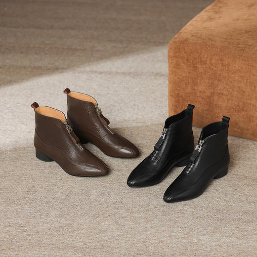 【预售5天】时尚粗跟软底舒适短靴女秋冬季新款百搭尖头加绒保暖马丁靴女DS&1603-5 商品图4