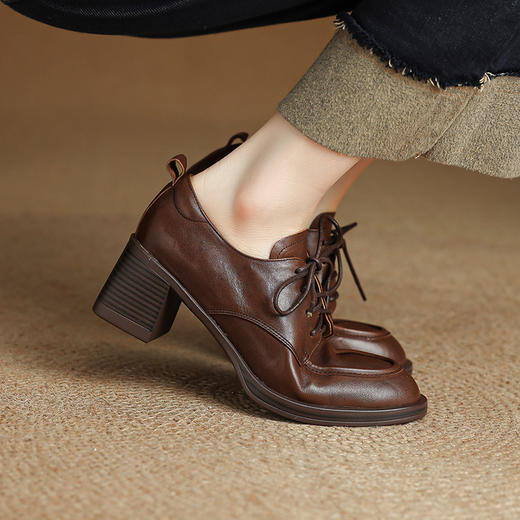 【预售5天】深口软皮单鞋女新款春秋季圆头粗跟系带中高跟英伦女鞋XH&M9525D 商品图0
