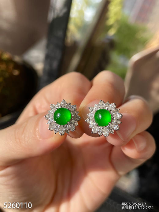 玻璃种艳绿蛋面耳钉 39999【5260110】 商品图5