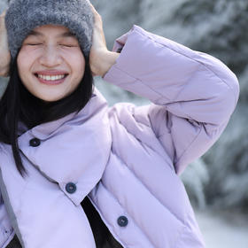 特绽放766朵/人人爱羽绒服·90白鸭绒宽松圆领带围脖小短款羽绒服