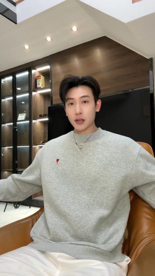 SDSA秋冬新款痞帅男装极简风刺绣爱心圆领卫衣百搭时尚套头上衣 商品图0