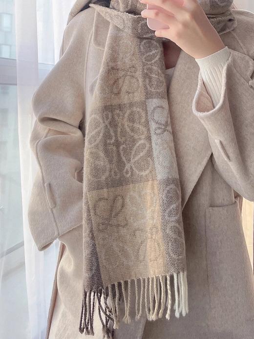 WJ03-罗意威 棋盘格简约舒适时尚流苏 绒线围巾 女款（QZ*MM） 商品图2