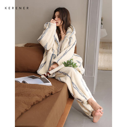 可人儿原创冬季半边绒女士连帽条纹睡衣加厚保暖可外穿绒感家居服 商品图3