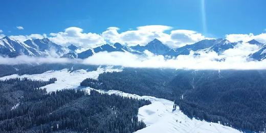 冬天的北疆美哭！娃说比夏天震撼！【雪域北疆·蓝调伊犁寒假亲子营】精品小团，1家1越野车，住库尔德宁雪景木屋，寻赛里木湖蓝冰秘境，畅滑4S级国际雪场，看冰雪大世界~早鸟立减1000！ 商品图8