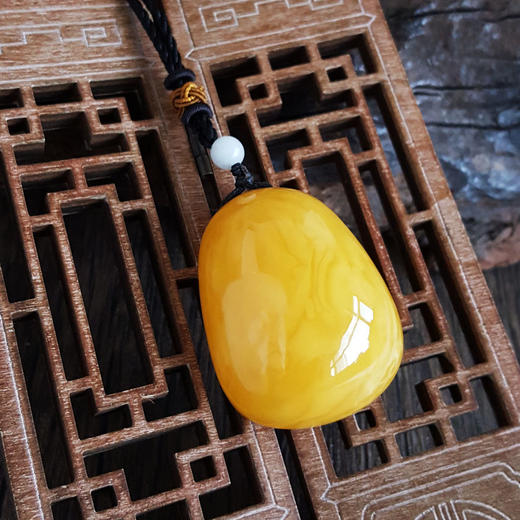 【天然正品】天然满蜜鸡油黄无杂裂水滴型蜜蜡吊坠项链中性111025NJM13 特价：980 商品图6