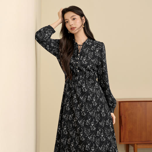 【严选】孟子义代言诗凡黎经典小碎花连衣裙25秋冬新款立领木耳边收腰裙子7GA390821 商品图0