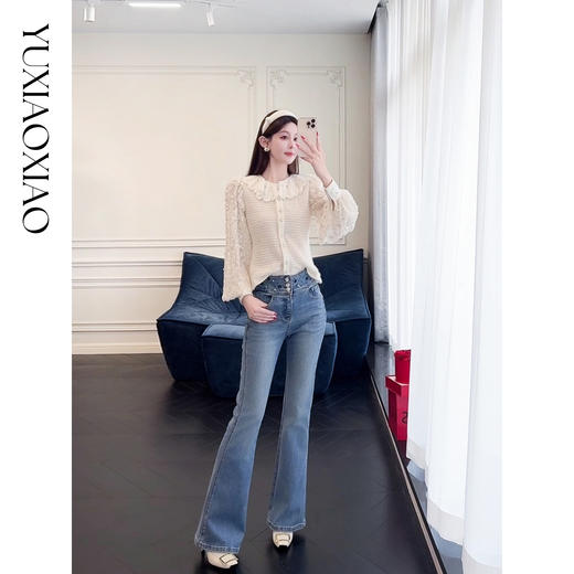 余潇潇【优雅定律】高级肌理感绣花蕾丝立体感花边领灯笼袖上衣 商品图4