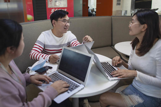 【三联生活周刊】2025年第44期1363 文科变局 AI时代的“新文科”出路 商品图3