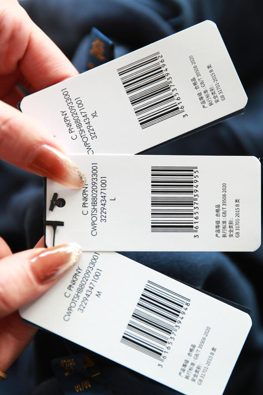 复古皮标连帽衫，加厚又加绒。连帽设计牛皮图案嵌花卫衣C102860 商品图2