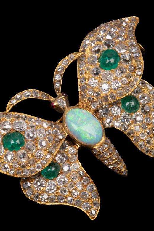 独角鹿西洋古董1880年代欧洲出品蝴蝶造型18K黄金镶嵌欧泊石祖母绿红宝石及钻石胸针 商品图3