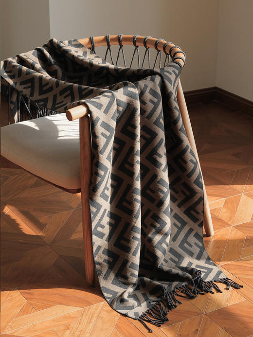 WJ01-芬迪经典双F羊毛围巾 男女通用（QZ*MM） 商品图5