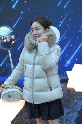 蒙口 经典简约A字型连帽羽绒服（SS）