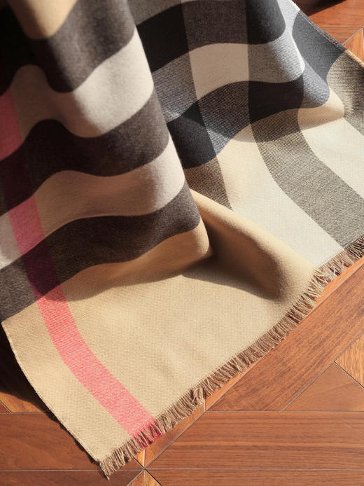 WJ06-巴宝莉 经典格纹羊绒流苏边 绒线围巾 男女同款情侣款（QZ*MM） 商品图3